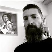 Italien langue maternelle, donne cours de langue italienne.
Professeur à Sciences Po et dans d'autre établissement scolaire, j'ai plus de 20 d'expérience dans le scieur.